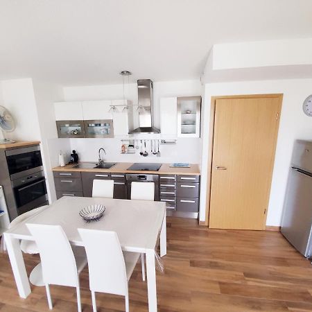 Le Carre Des Sens Apartment ลาโรแชล ภายนอก รูปภาพ