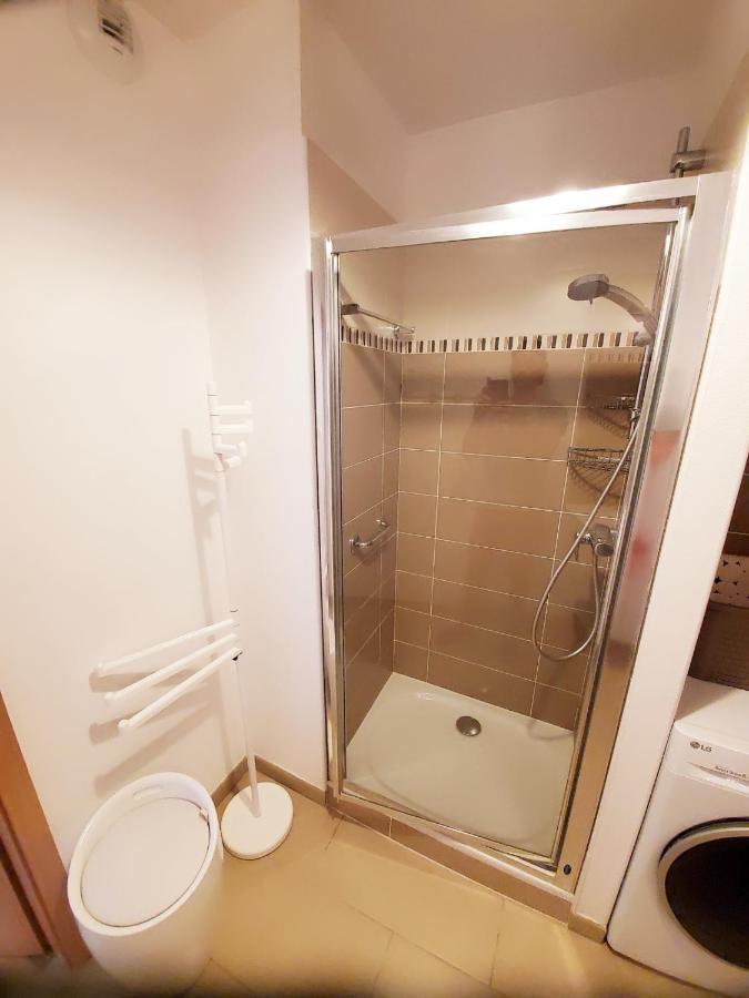 Le Carre Des Sens Apartment ลาโรแชล ภายนอก รูปภาพ